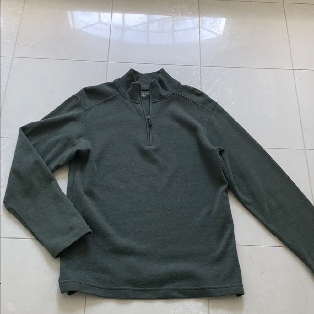Men’s green quarter zip
